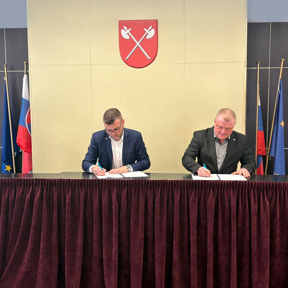 ZVS holding a Strážske podpísali memorandum o podpore rozvoja mesta a komunity